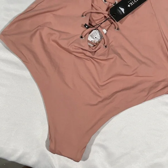 NWT TAVIK [ Medium ] Monahan Lace Up One Piece Swimsuit in‎ Rose Dawn